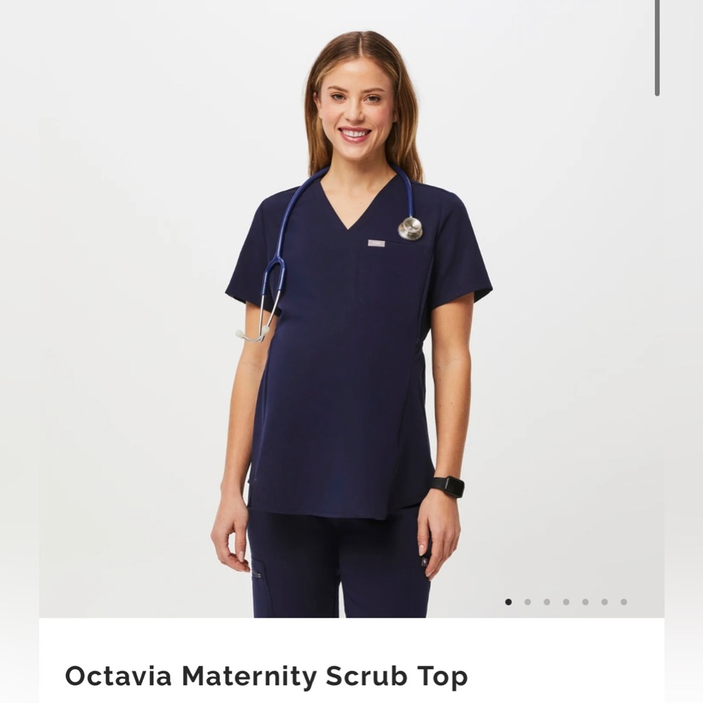 Figs maternity set navy small top and medium bottom. In very good condition.